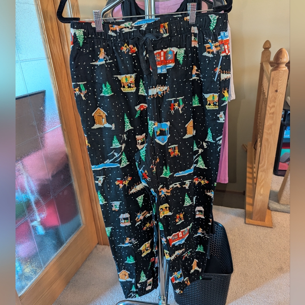Nwot Cozy Black Large Pajama Pants with Winter Print